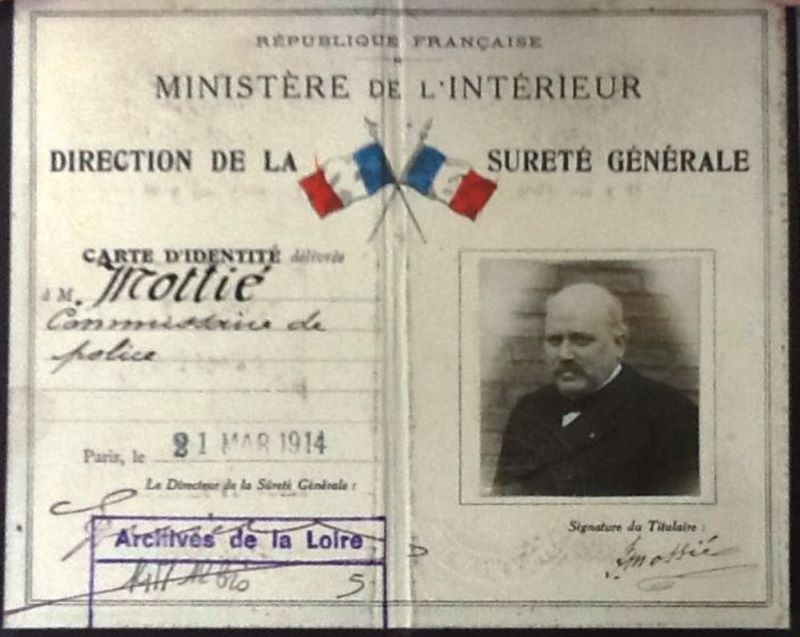 Carte professionnelle d'un commissaire de police de la Sûreté générale en mars 1914. (A.D. Loire)