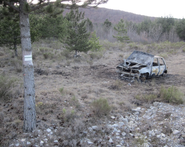 Figure 2 : abandon et incendie d’épave en forêt domaniale. (Lure, Alpes de Hautes provence 2015) – Cahiers sécurité justice n°52 IHEMI